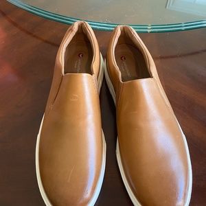 Clarks  Un Costa Step Tan Leather Slip on Sneaker
